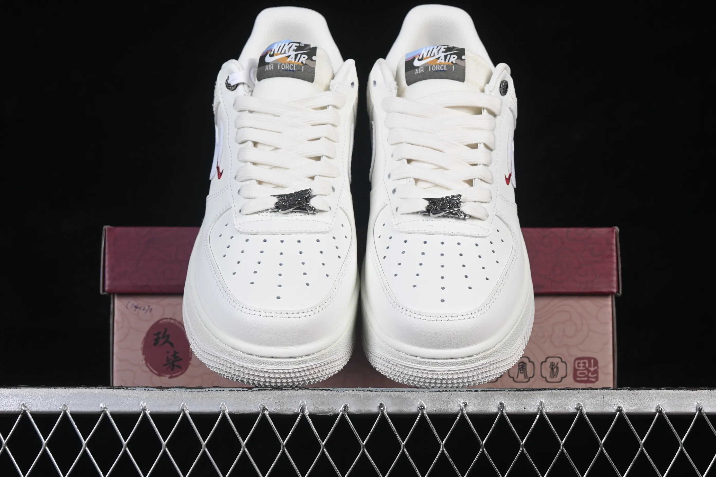 All categories Nk Air Force 1 Air Force series Nk Air Force 1 Low Air Force low-top X version Nike Air Force 1'07 Low Year of the Horse limited Air Force 1 low-top casual sneakers IQ1119-011